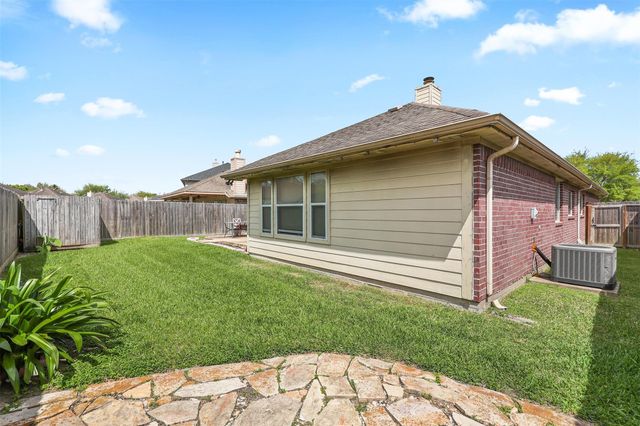 4906 Chase Stone Drive, Bacliff, TX 77518