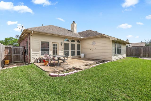 4906 Chase Stone Drive, Bacliff, TX 77518