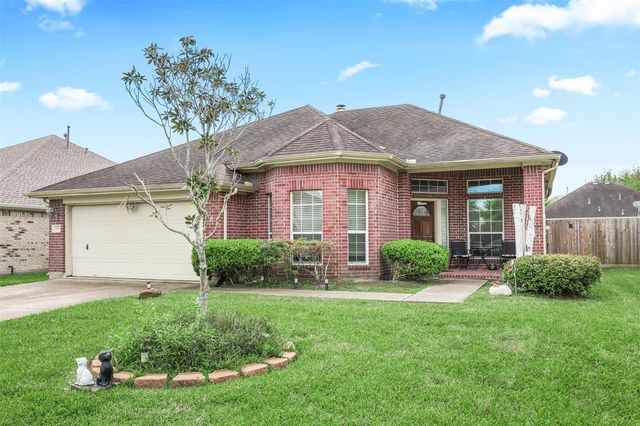4906 Chase Stone Drive, Bacliff, TX 77518