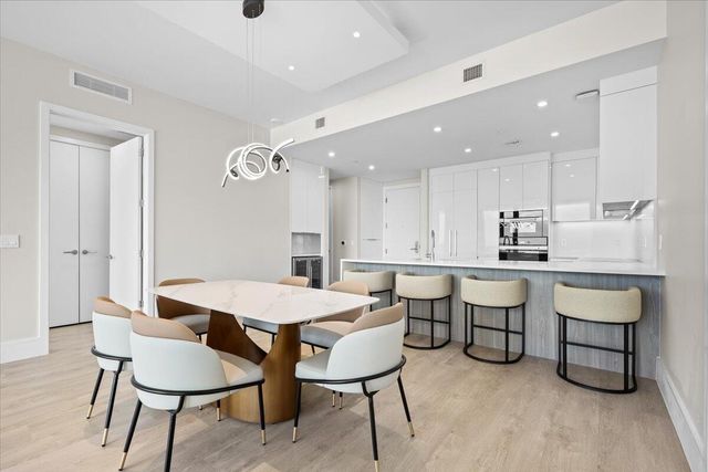 220 Lake Shore Drive 917, Lake Park, FL 33403