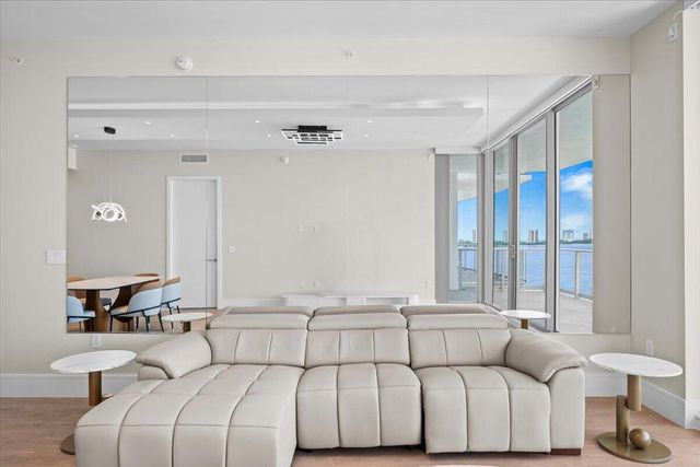 220 Lake Shore Drive 917, Lake Park, FL 33403