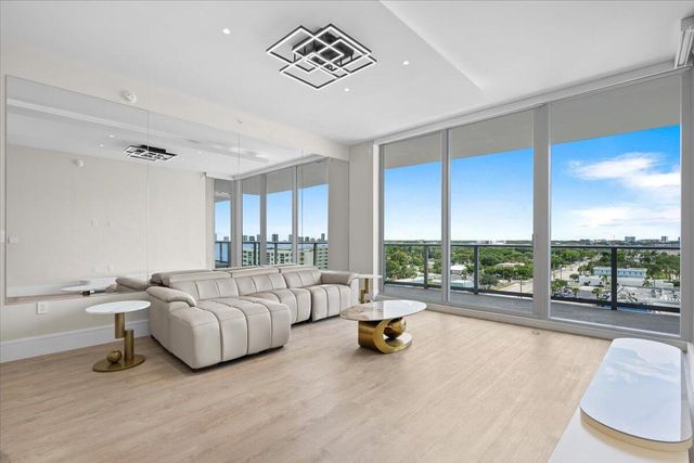 220 Lake Shore Drive 917, Lake Park, FL 33403