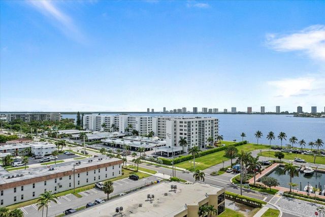 220 Lake Shore Drive 917, Lake Park, FL 33403