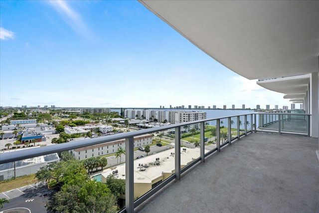 220 Lake Shore Drive 917, Lake Park, FL 33403