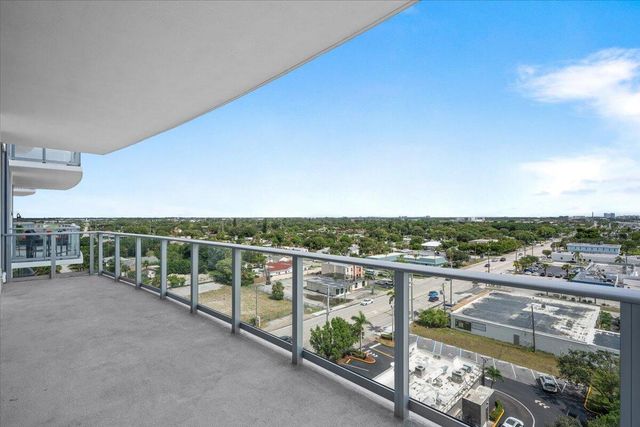 220 Lake Shore Drive 917, Lake Park, FL 33403