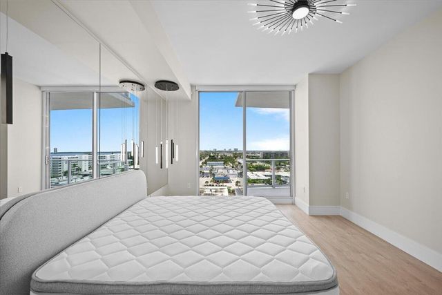 220 Lake Shore Drive 917, Lake Park, FL 33403