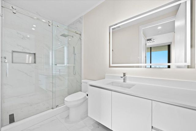220 Lake Shore Drive 917, Lake Park, FL 33403