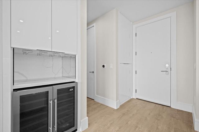 220 Lake Shore Drive 917, Lake Park, FL 33403