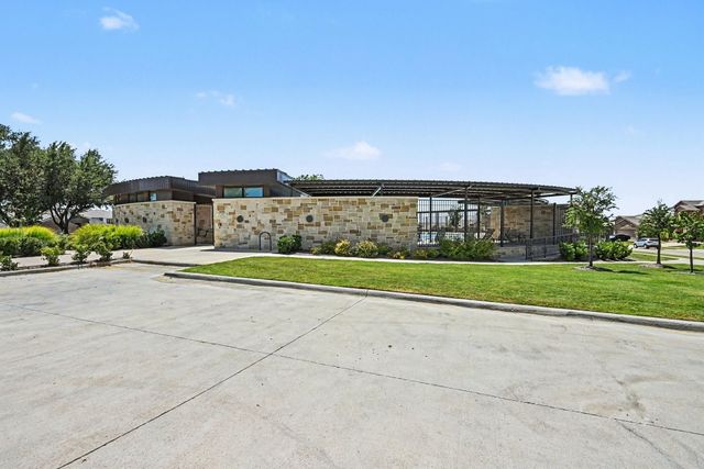 540 Dunmore Drive, Fort Worth, TX 76052