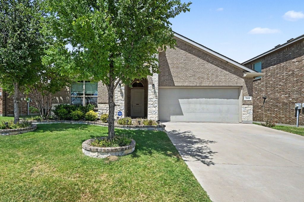 540 Dunmore Drive, Fort Worth, TX 76052