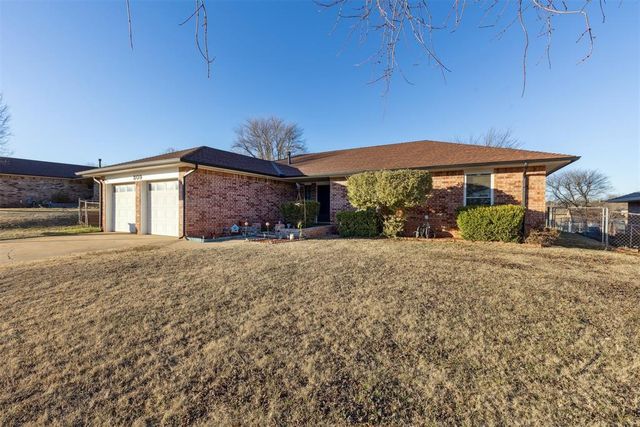 809 Jay Drive, Noble, OK 73068