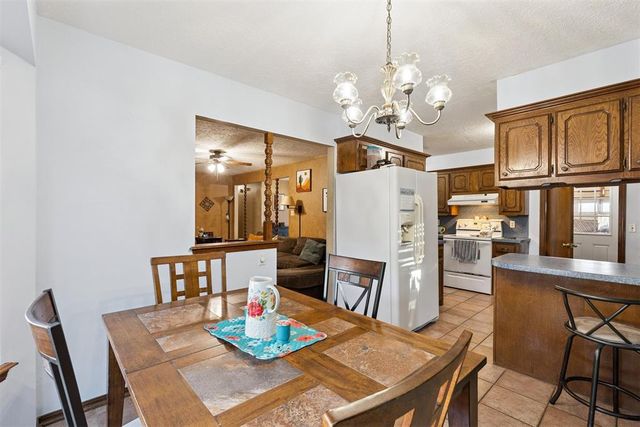 809 Jay Drive, Noble, OK 73068