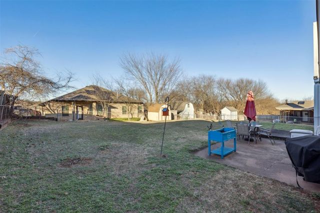 809 Jay Drive, Noble, OK 73068