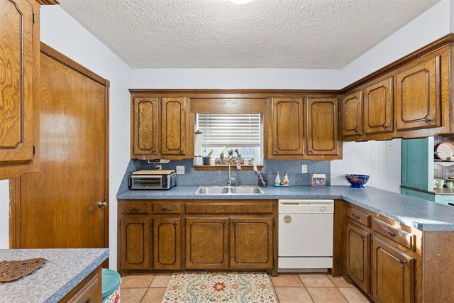 809 Jay Drive, Noble, OK 73068