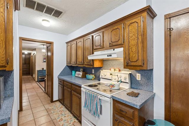 809 Jay Drive, Noble, OK 73068