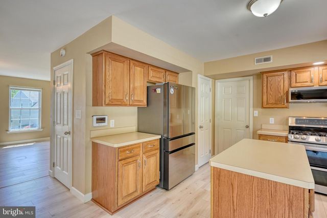 221 LONGVIEW DR, Reading, PA 19608