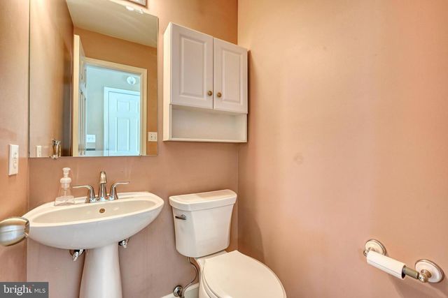 221 LONGVIEW DR, Reading, PA 19608