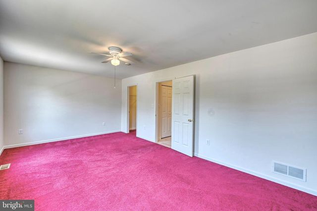 221 LONGVIEW DR, Reading, PA 19608