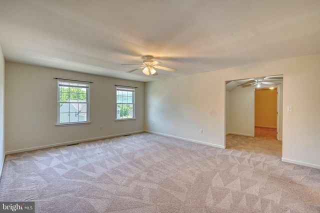 221 LONGVIEW DR, Reading, PA 19608