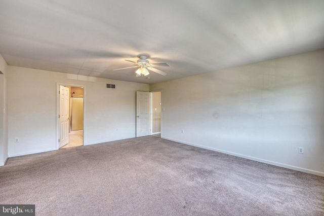 221 LONGVIEW DR, Reading, PA 19608