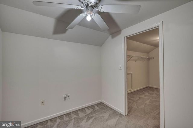 221 LONGVIEW DR, Reading, PA 19608