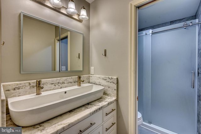 221 LONGVIEW DR, Reading, PA 19608