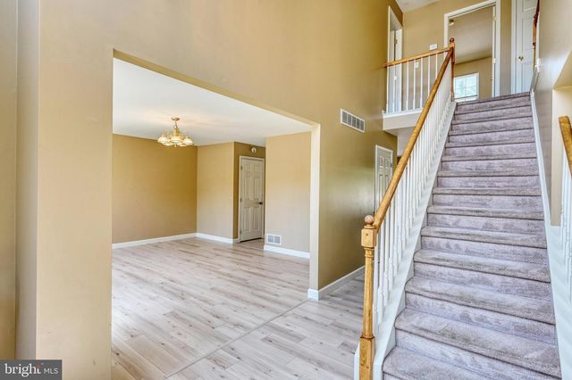 221 LONGVIEW DR, Reading, PA 19608