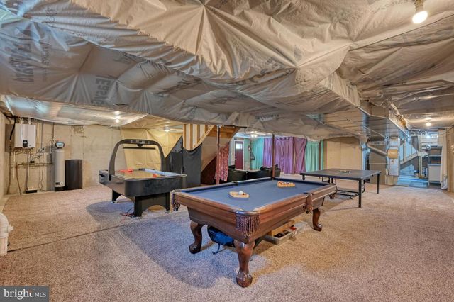 221 LONGVIEW DR, Reading, PA 19608