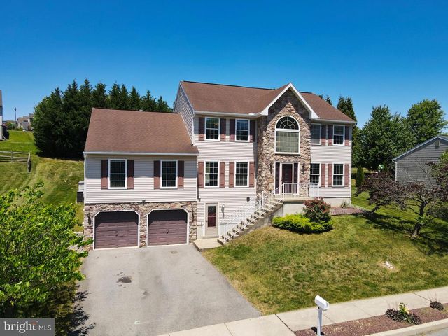 221 LONGVIEW DR, Reading, PA 19608