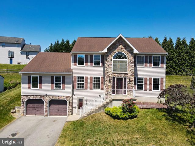 221 LONGVIEW DR, Reading, PA 19608