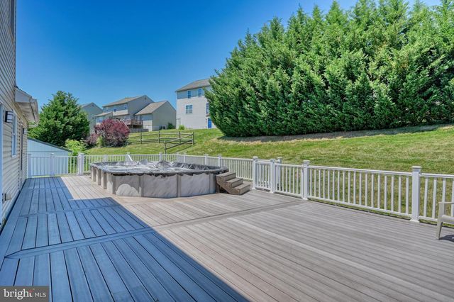 221 LONGVIEW DR, Reading, PA 19608