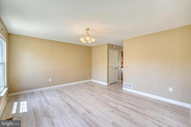 221 LONGVIEW DR, Reading, PA 19608