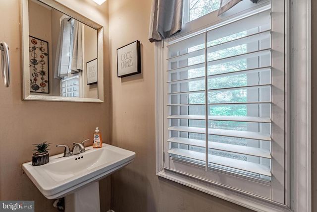2600 QUEEN ANNE RD, Baltimore, MD 21216