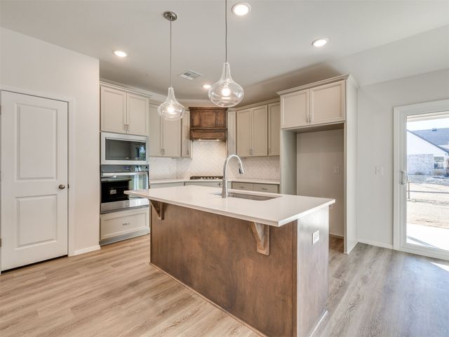 13538 N 60th East Place, Collinsville, OK 74021
