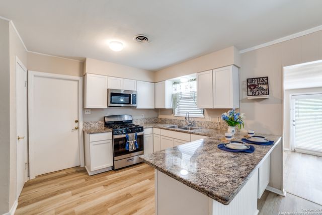2802 DARWIN DR, San Antonio, TX 78228