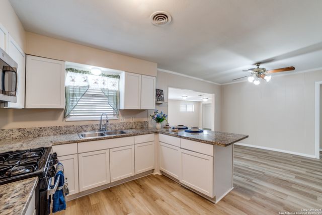 2802 DARWIN DR, San Antonio, TX 78228