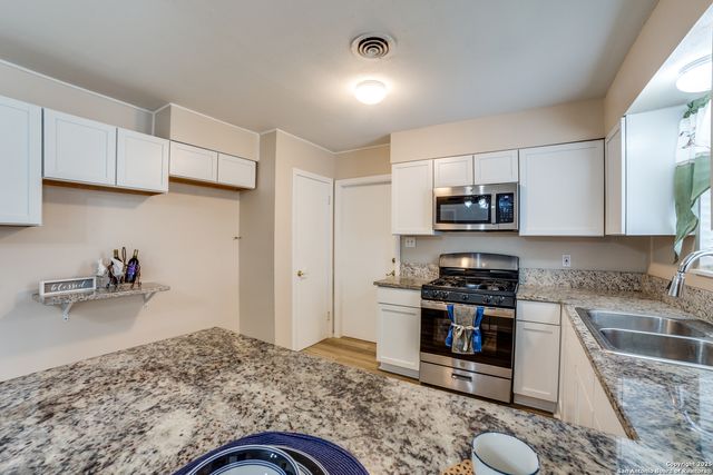 2802 DARWIN DR, San Antonio, TX 78228