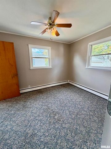 1406 25TH Avenue S, Clinton, IA 52732