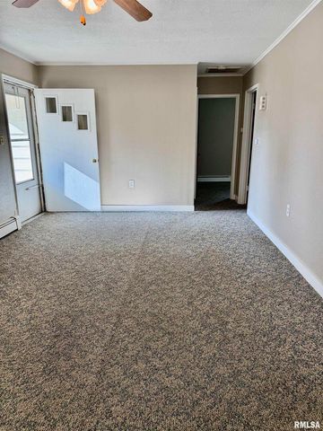 1406 25TH Avenue S, Clinton, IA 52732