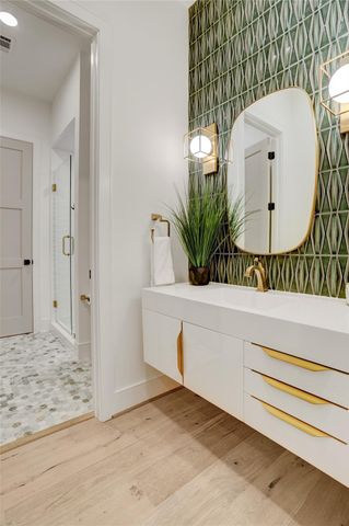 4991 Dumfries Drive, Houston, TX 77096