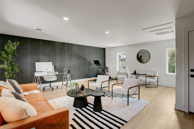 4991 Dumfries Drive, Houston, TX 77096