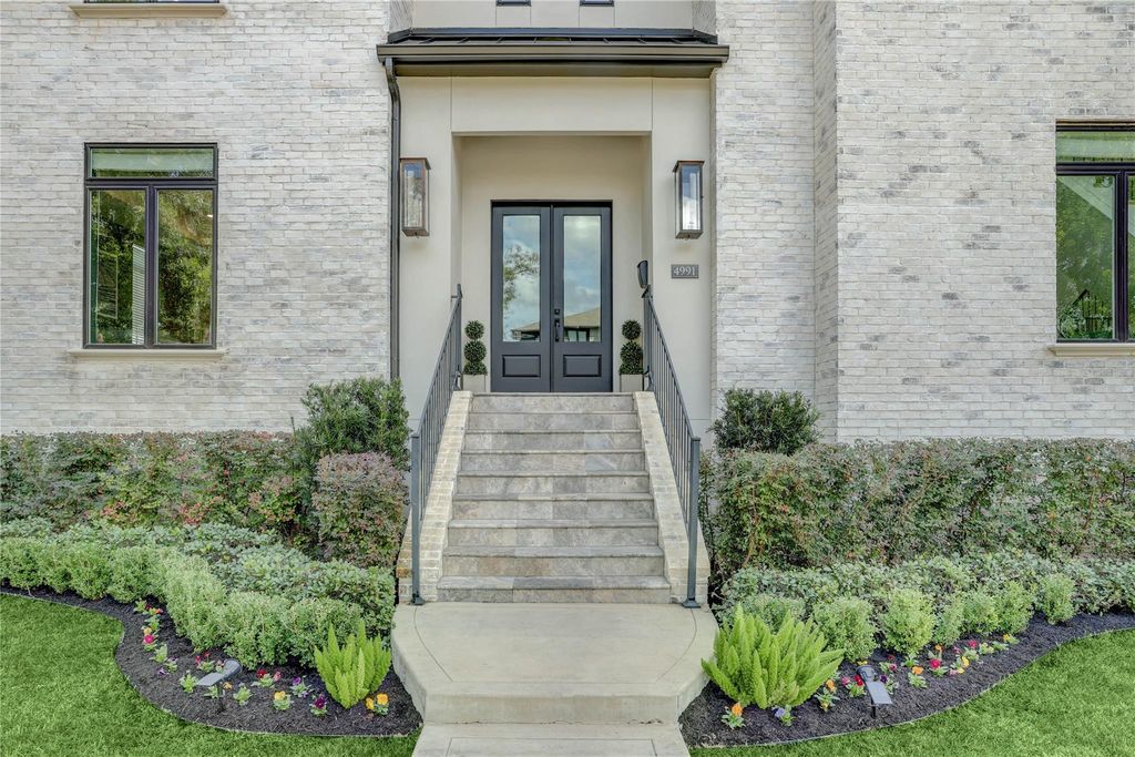 4991 Dumfries Drive, Houston, TX 77096