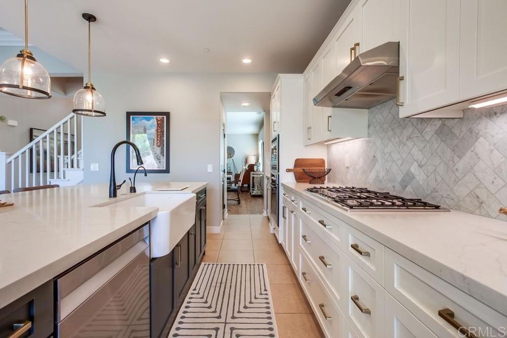 Image 11 of property listing at 3388 Corte Panorama, Carlsbad, CA 92009