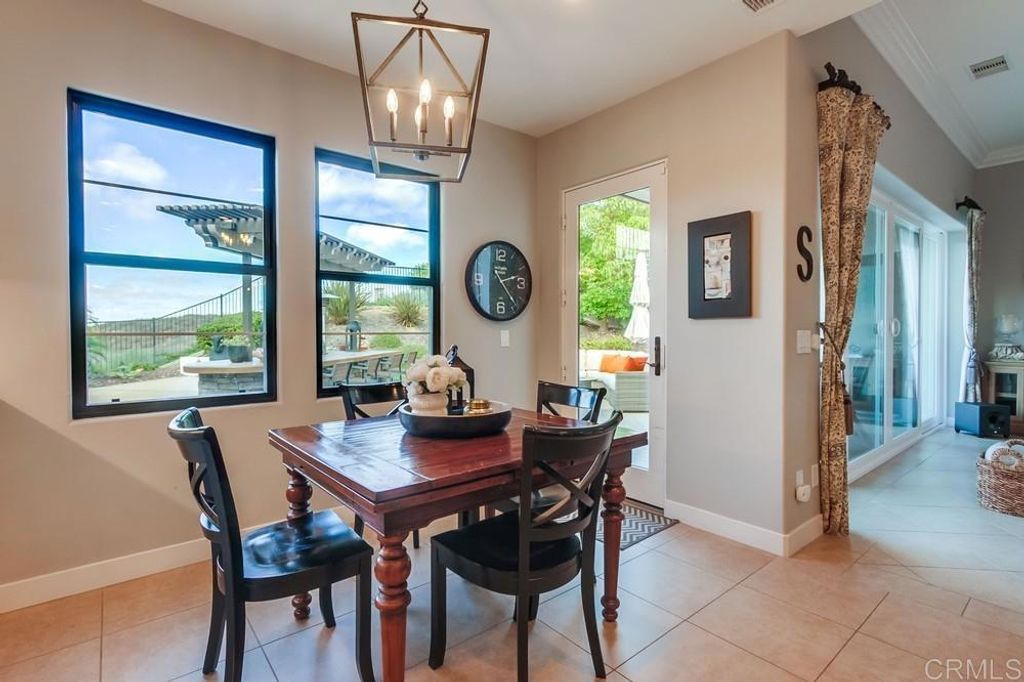 Image 15 of property listing at 3388 Corte Panorama, Carlsbad, CA 92009