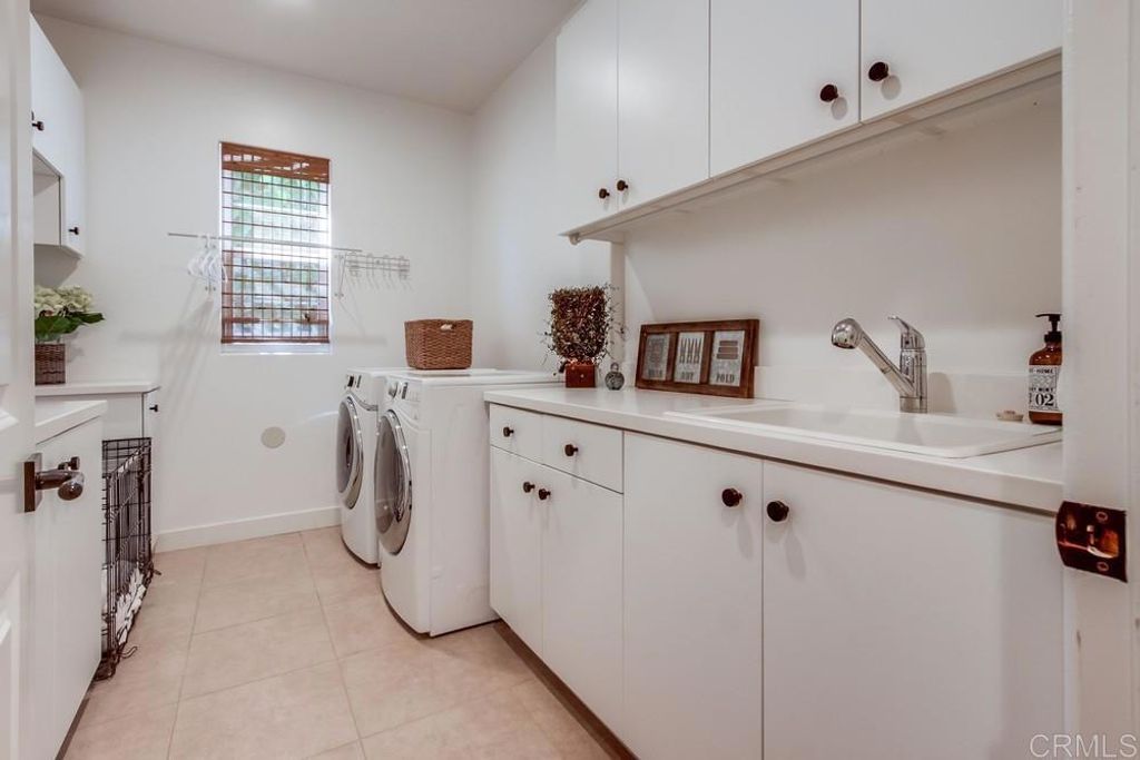 Image 40 of property listing at 3388 Corte Panorama, Carlsbad, CA 92009