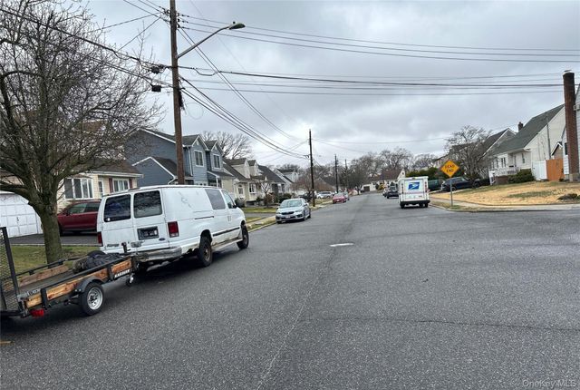 34 Karen Street, West Babylon, NY 11704