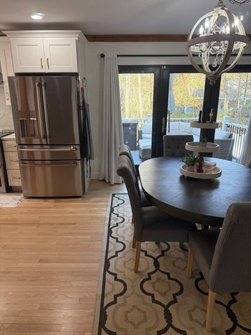 31 Webb St, Middleton, MA 01949