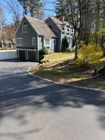 31 Webb St, Middleton, MA 01949