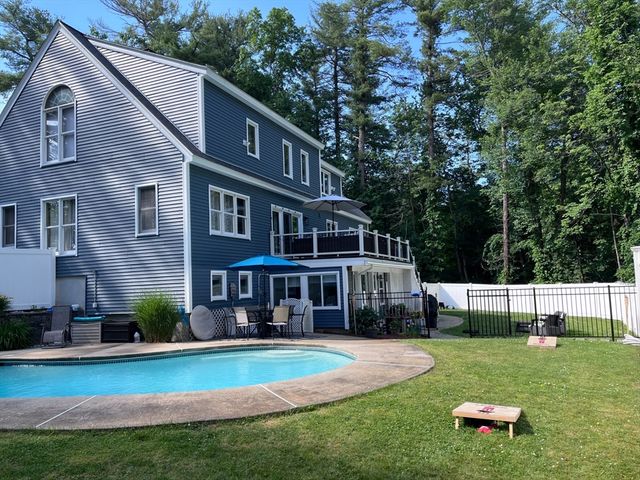 31 Webb St, Middleton, MA 01949
