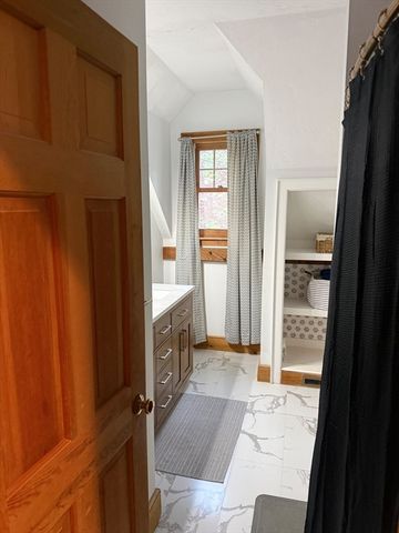 31 Webb St, Middleton, MA 01949